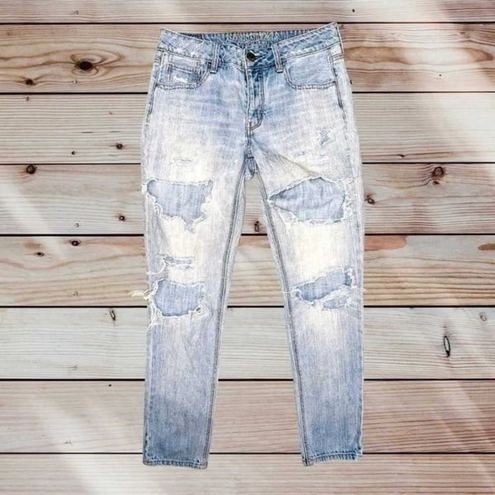 M1 American Eagle Outfitters‎ Tomgirl Jeans Light Wash Distressed Womens Size 0